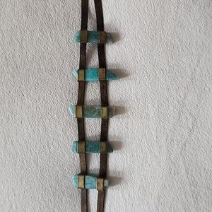 Green stones choker
